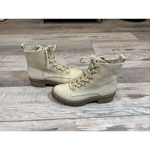 Universal Thread Cream Parker Combat Boots Size 7 1/2